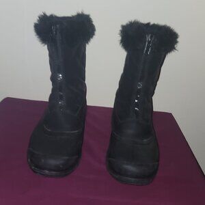 Dream Pairs Ladies Black Quilted With Faux Fur Snow Boots Size 10
